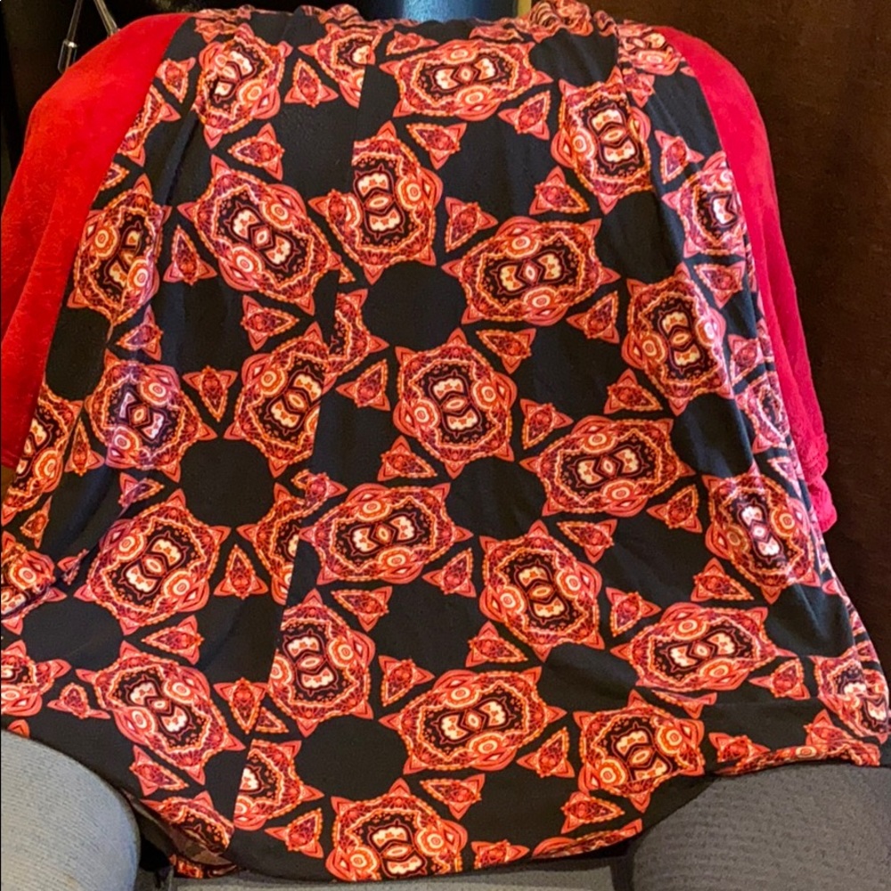 Red and black pattern maxi skirt